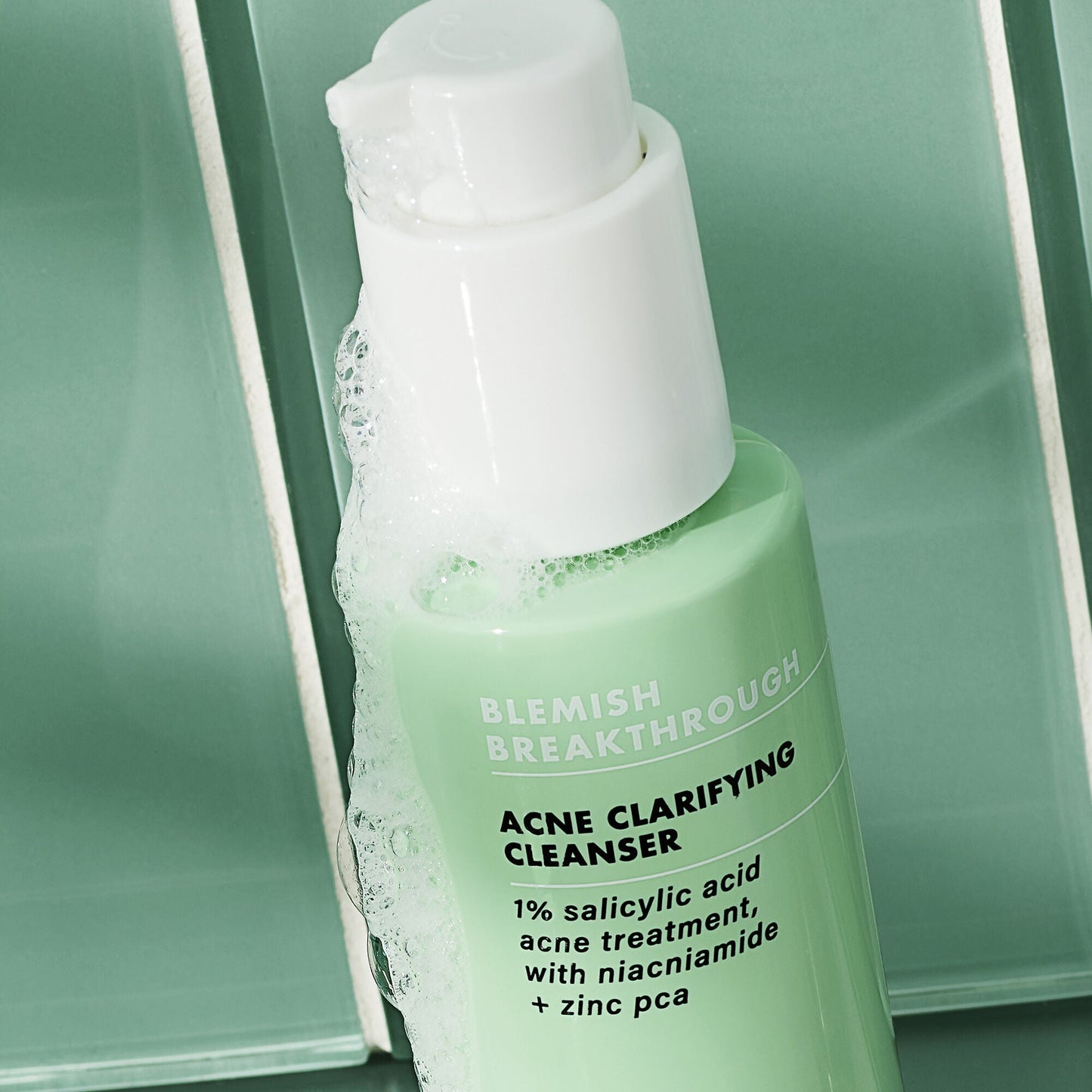 blemish-breakthrough-acne-calming-water-cream-mini-i6 02_021622_SL_BT_Cleanser_Back_Lighter_0129_FStack_FINAL_IGF_V2.jpg