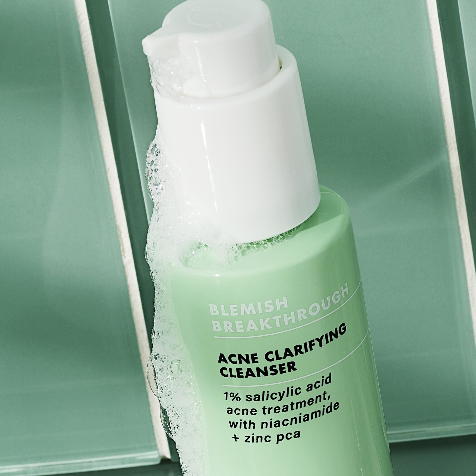 blemish-breakthrough-acne-calming-water-cream-mini-i6 02_021622_SL_BT_Cleanser_Back_Lighter_0129_FStack_FINAL_IGF_V2.jpg