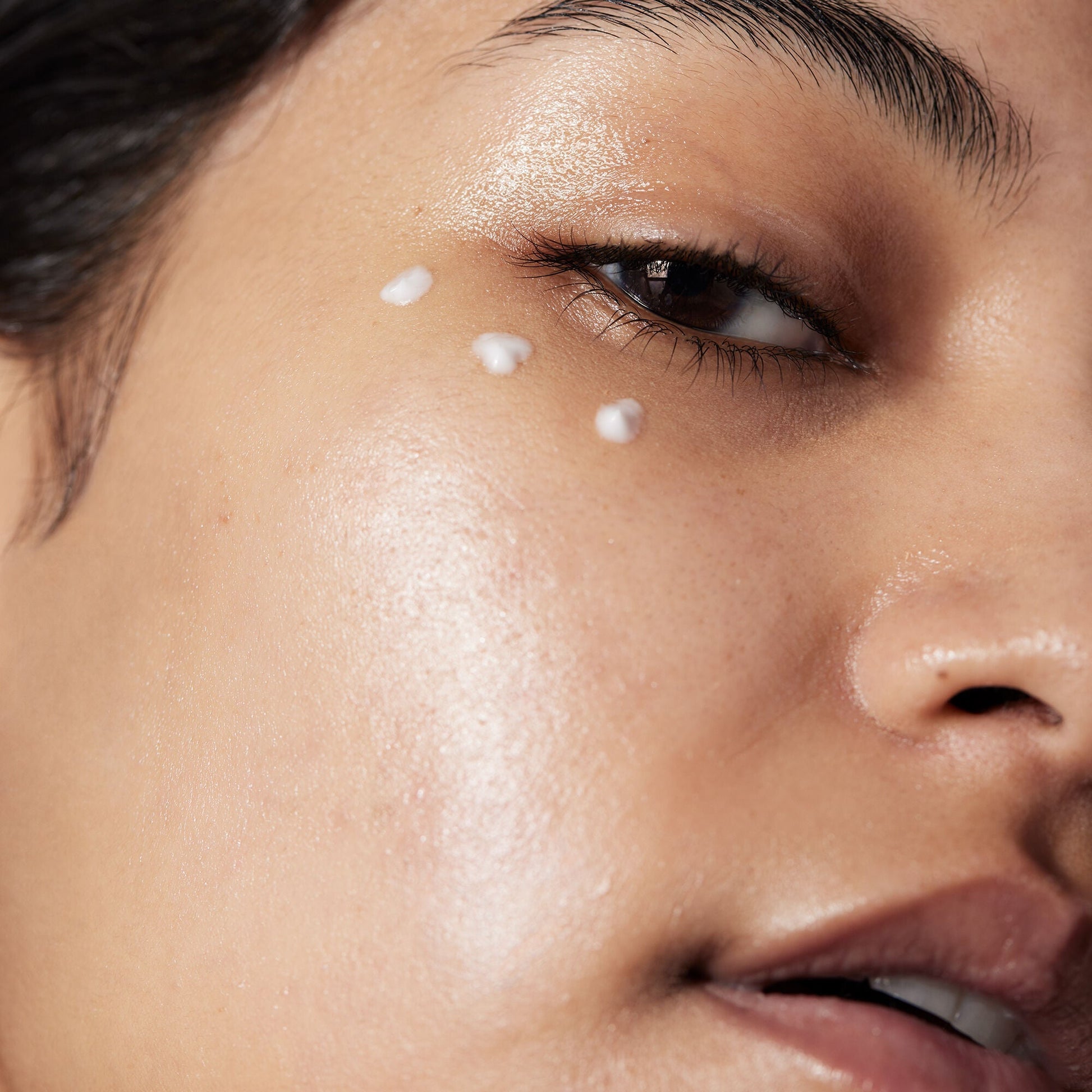 holy-hydration-eye-cream-f9 040822_Model_HH-EyeCream_116_RT1-V1_IGF_3f5819bb-8440-48d0-943c-ab2a2612d116.jpg