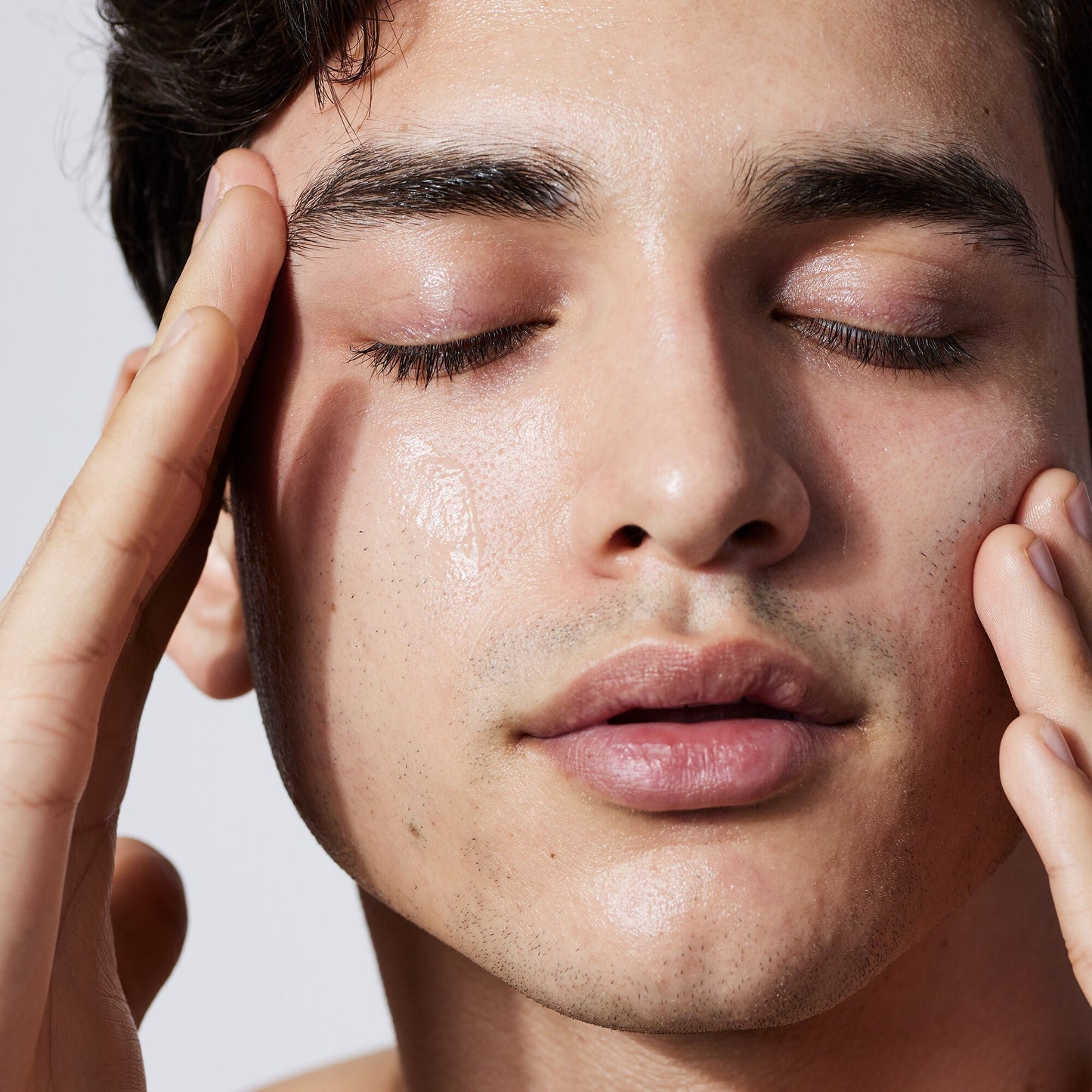 pure-skin-cleanser-a5 040822_Model_Pure-Cleanser_017_RT1-V1_V1_IGF.jpg