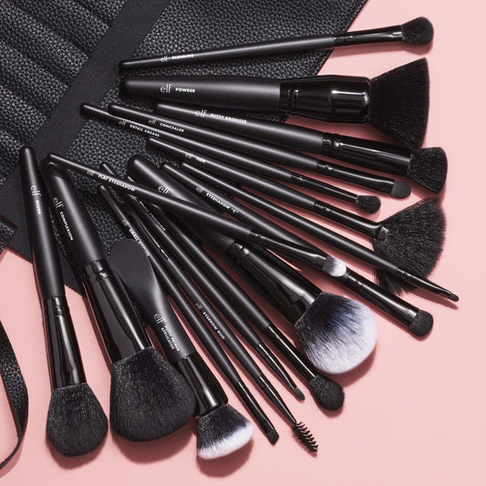 17-piece-ultimate-makeup-brush-set-and-travel-roll-b3 042423_UltBrushSet_V1_Main-2_IGF.jpg