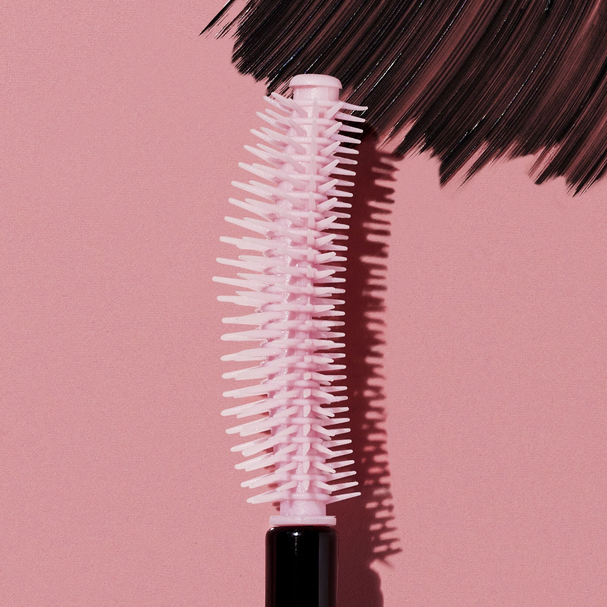 lash-n-roll-mascara-o1 053122_SL_LashNRollWand_RGB_IGF.jpg