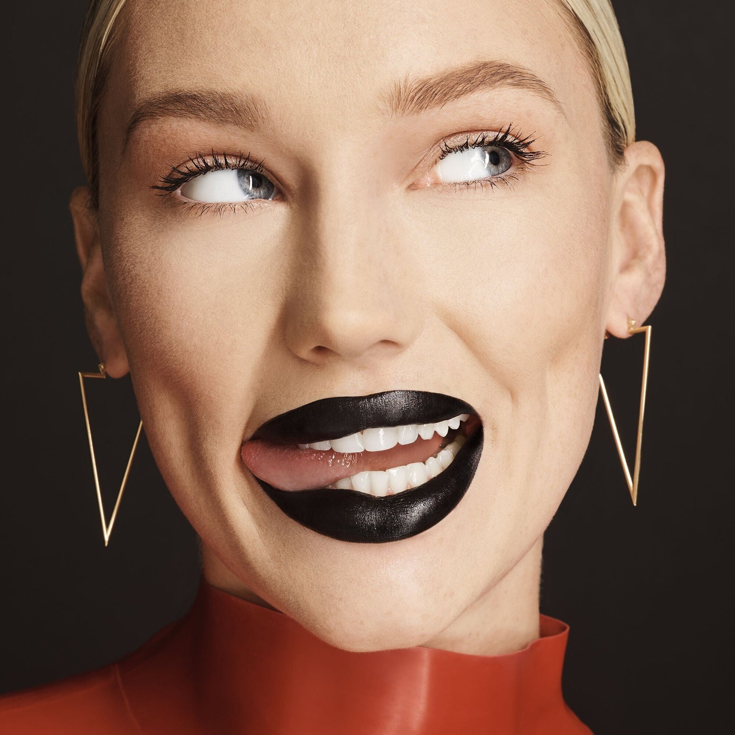 o-face-satin-lipstick-s3 071222_MD_Look4_0124_FINAL_RGB_IGF.jpg
