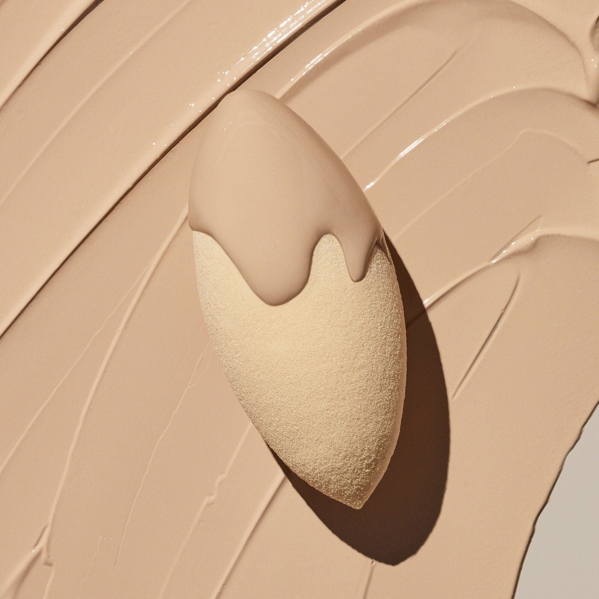 camo-concealer-sponge-b2 07312020_CamoSponge_009_IGF.jpg