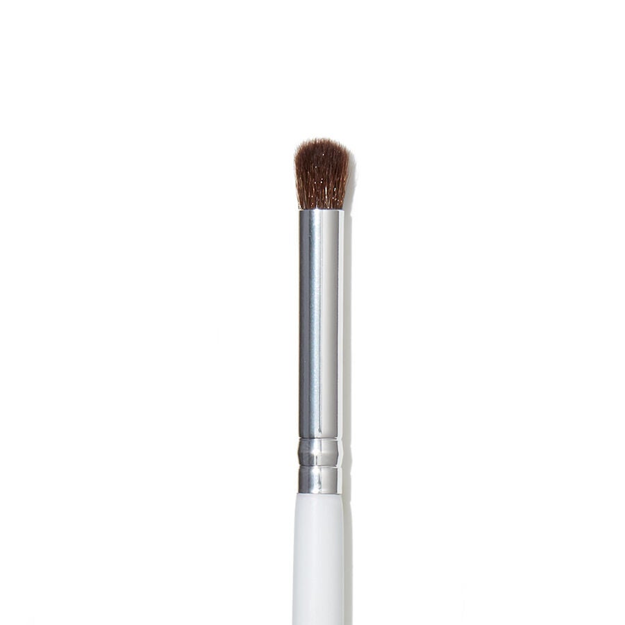 eye-crease-brush-u2 1823_EyeCreaseBrush_Macro.jpg