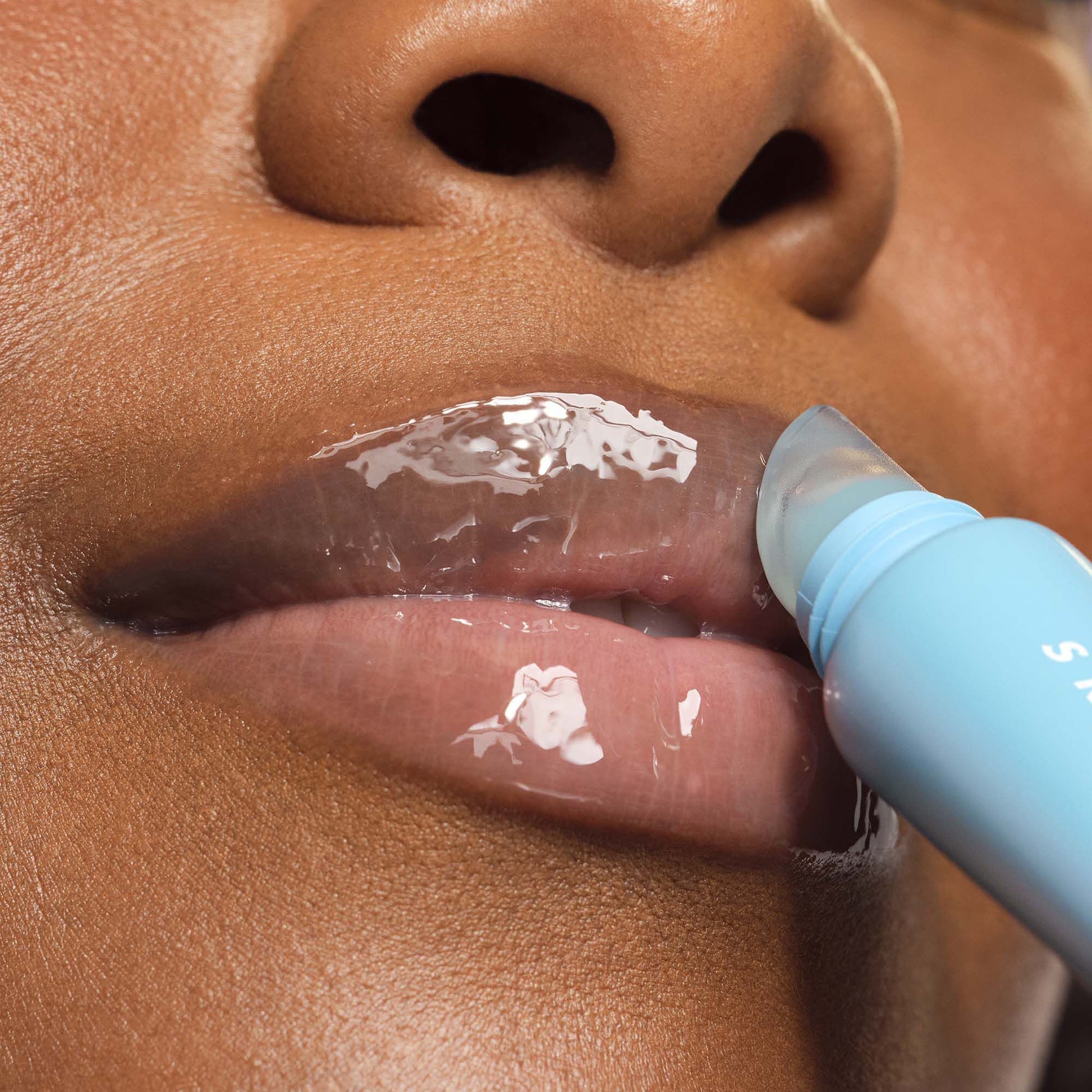 thirst-burst-lip-treatment-u9 57069_SKIN_Enga_Hibiscus_Macro_033_w3QC_RGB_2000x2000_fd68b6a3-ae05-431e-bbc0-31407d9fed44.jpg