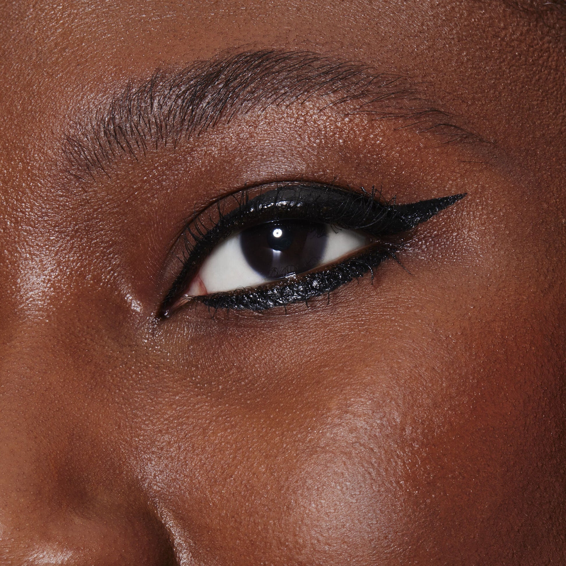 h2o-proof-inkwell-eyeliner-d4 82969_DJ_H20_PROOF_INKWELL_EYELINER_MACRO.jpg