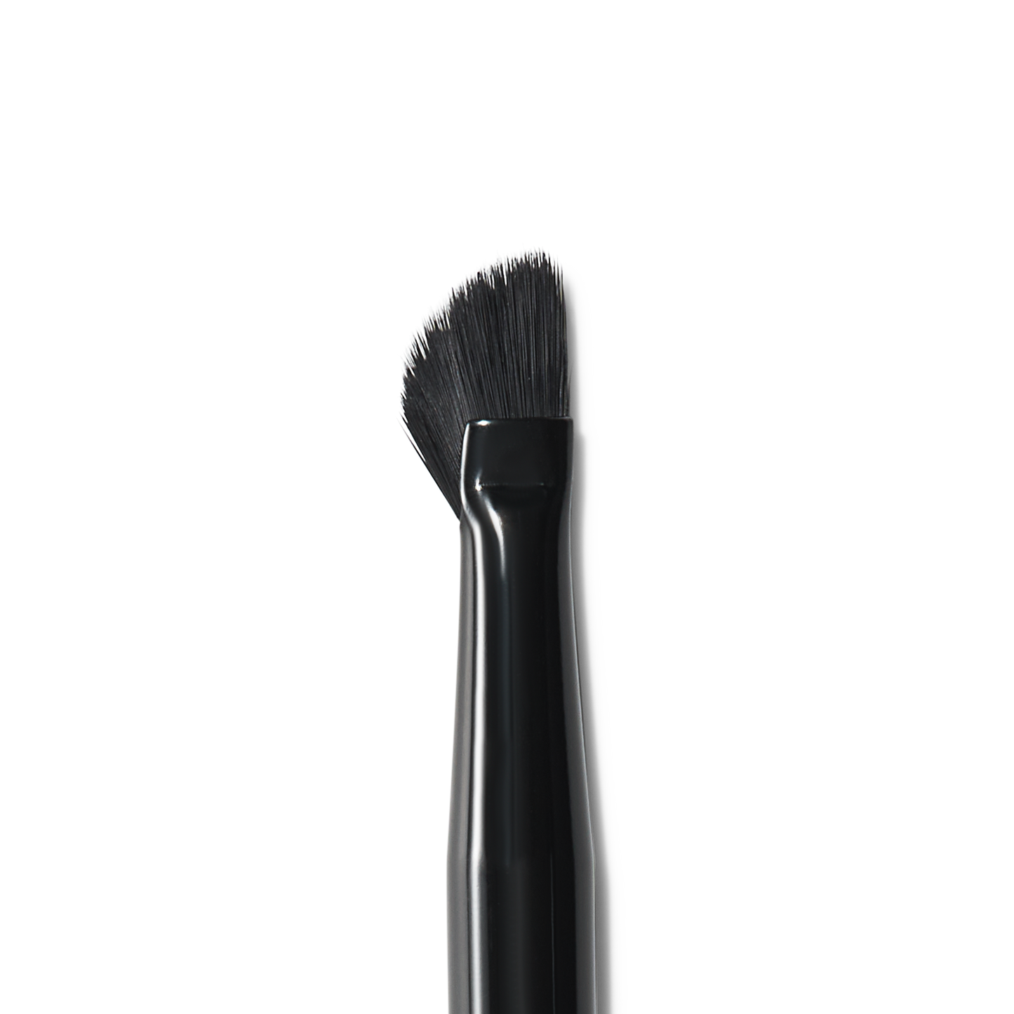 wing-it-liner-brush-f9 84091_MACRO_R.png