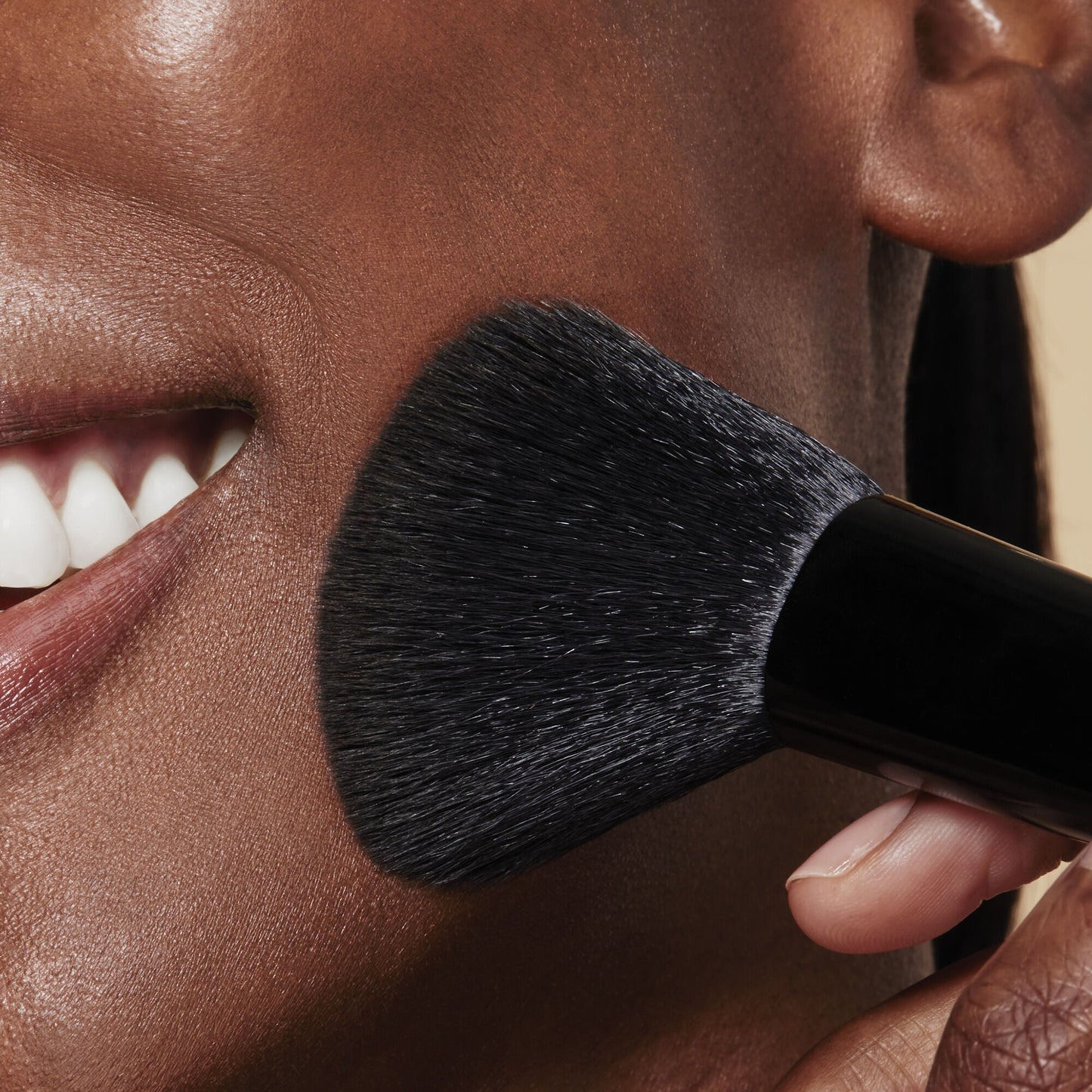 full-face-and-eye-makeup-brush-set-with-travel-case-b0 84674_FULL_FACE_EYE_BRUSH_SET_POWDER_BRUSH_DJ_0118.jpg