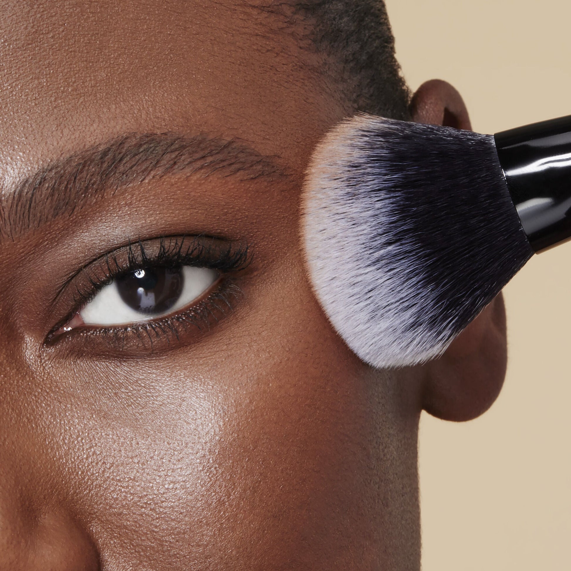 cream-and-powder-face-brush-p5 85352_CREAM_POWDER_FACE_BRUSH_DJ_0197.jpg